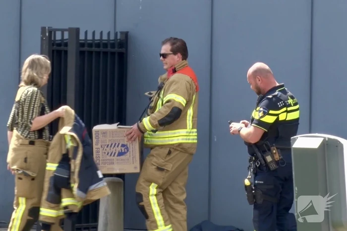 Brandweer controleert rookontwikkeling bij popcornfabriek