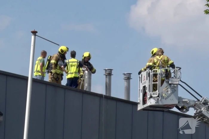Brandweer controleert rookontwikkeling bij popcornfabriek