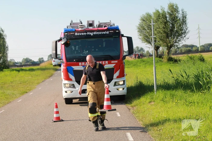 Middelbrand na bermbrand langs spoor