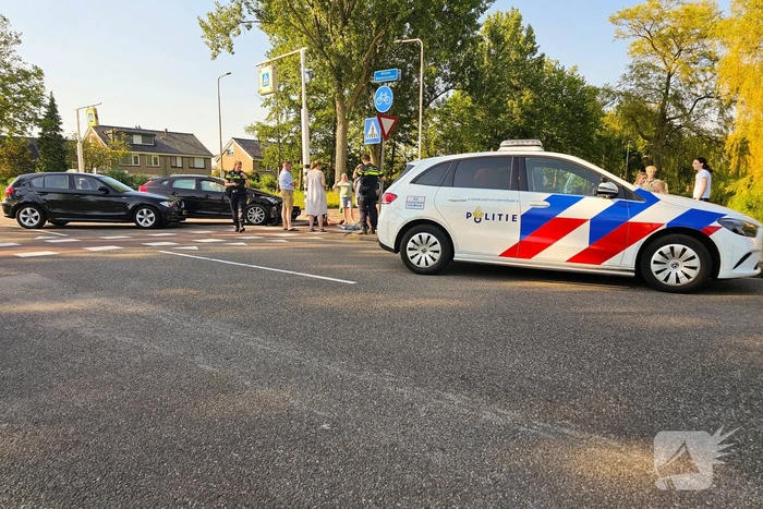 Schades en gewonde na frontale botsing