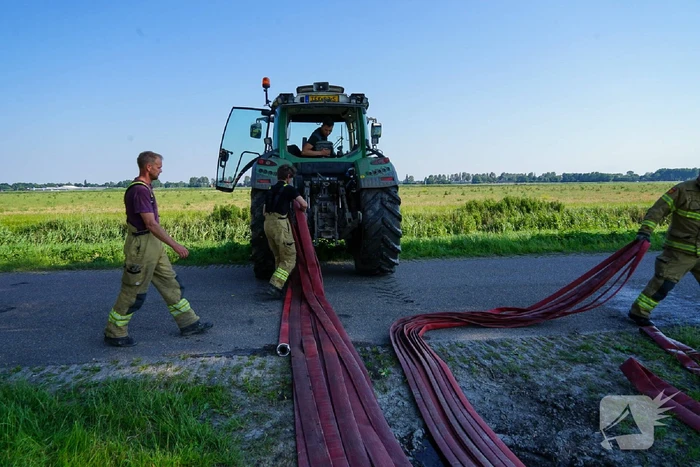 Grote rookwolken door brand in tractor