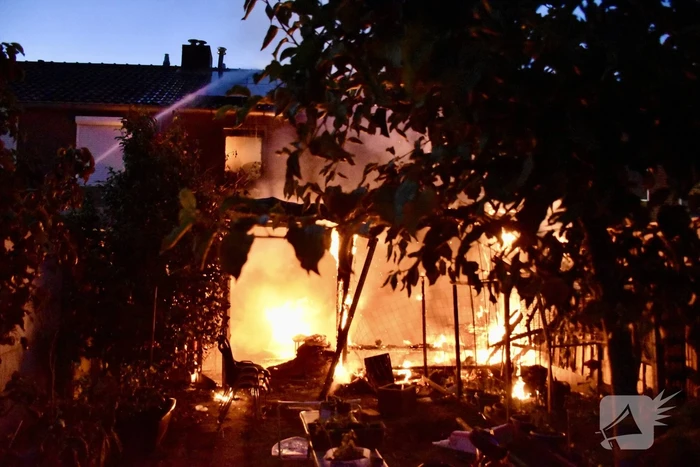 Twee gewonden bij grote brand