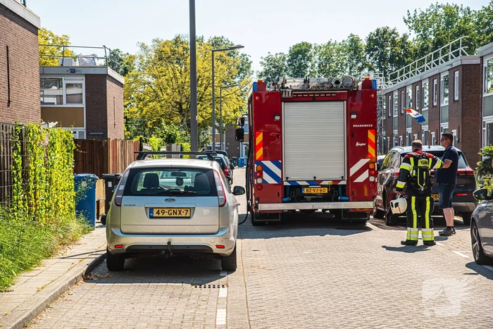 Vergeten gasflessen op het dak blazen af in verband met hitte