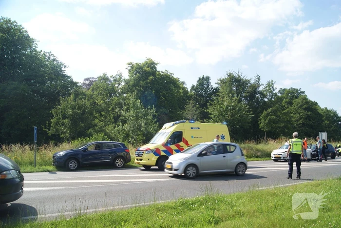 Gewonde en veel schade bij kop-staartbotsing