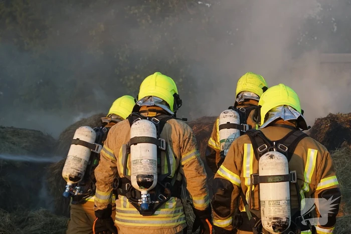 Brandweer druk met brand in meerdere hooibalen