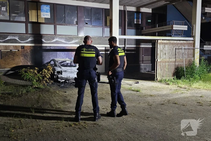 Audi TT vat vlam onder slooppand