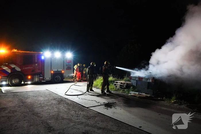 Container met bouwafval vermoedelijk in brand gestoken