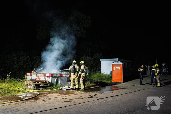 Container met bouwafval vermoedelijk in brand gestoken