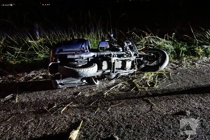 Motorrijder gewond naar het ziekenhuis