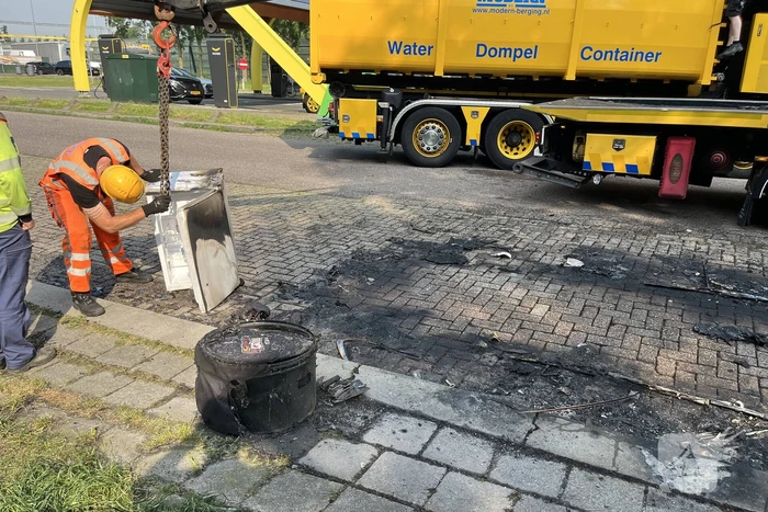 Elektrische auto brandt volledig uit