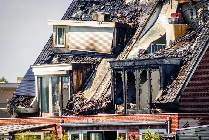 Uitslaande brand zorgt voor flinke rookontwikkeling