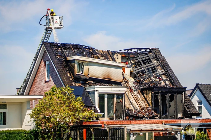 Uitslaande brand zorgt voor flinke rookontwikkeling
