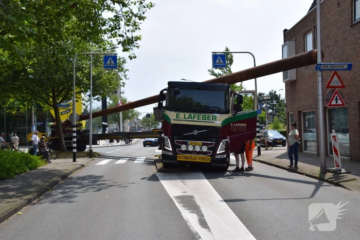 Convoi exceptionel blokkeerd weg