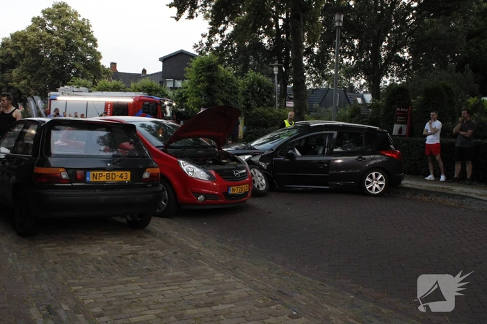 Gewonde en ravage na frontale botsing