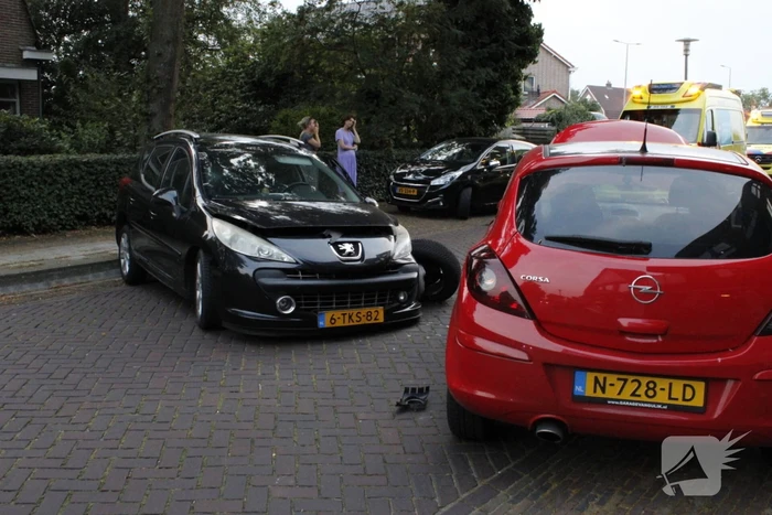 Gewonde en ravage na frontale botsing