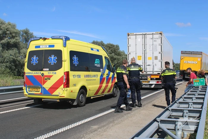 Flinke schade na botsing tussen twee vrachtwagens