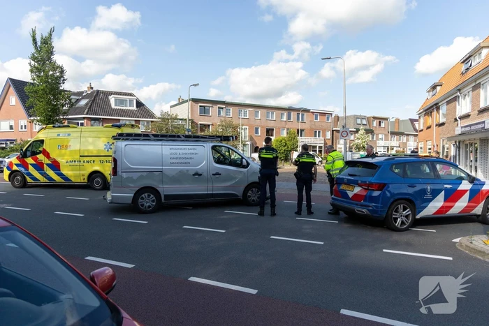 Pizzabezorger gewond bij aanrijding met bestelbus