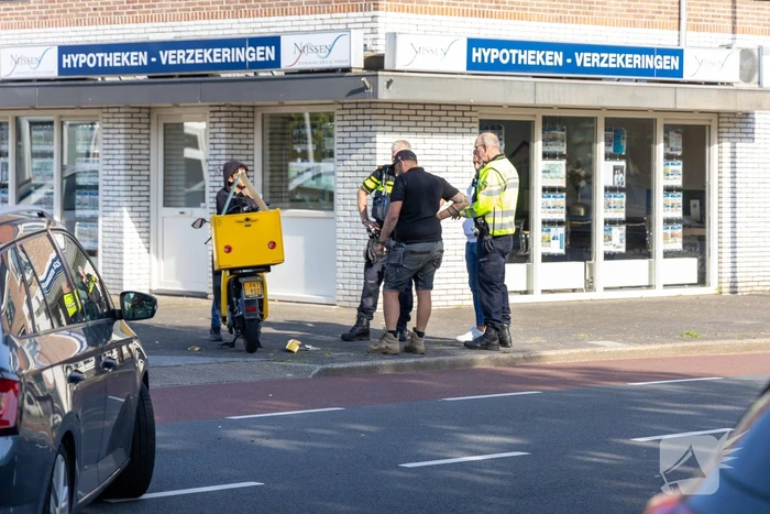 Pizzabezorger gewond bij aanrijding met bestelbus