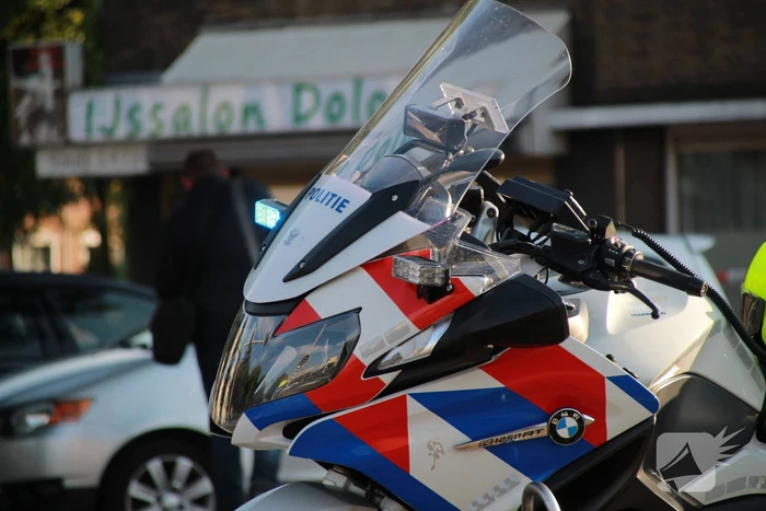 Flinke schade na botsing tussen twee auto's