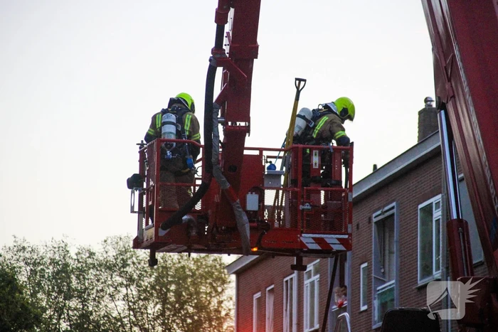 Gewonden en woning onbewoonbaar door uitslaande brand