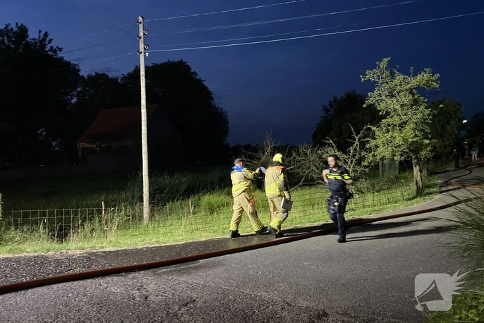 Flinke brand bij grote schuur