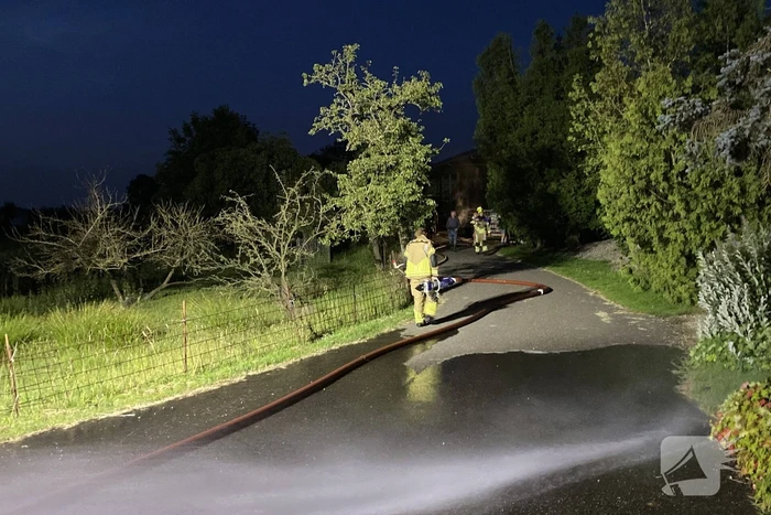 Flinke brand bij grote schuur