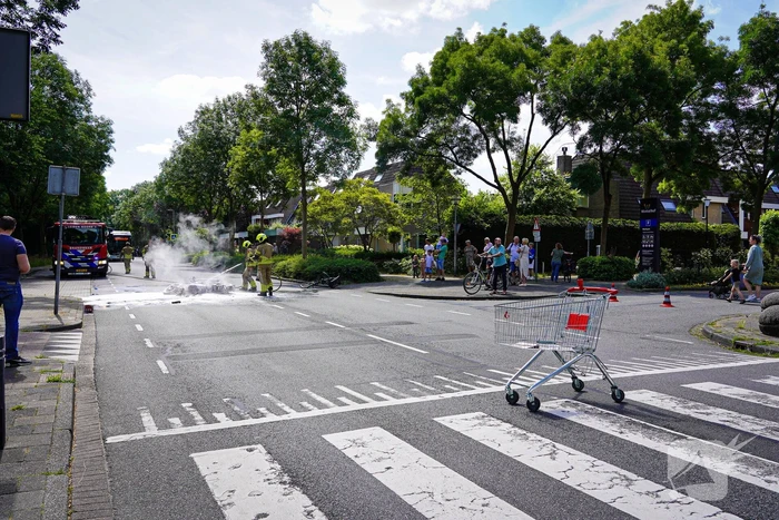 Motor afgebrand na botsing met fietser