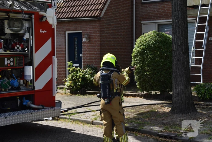 Airco unit op balkon vliegt in brand