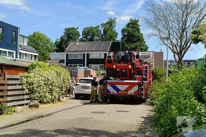 Brandweer onderzoekt brand in woning
