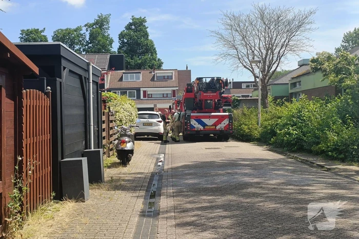Brandweer onderzoekt brand in woning