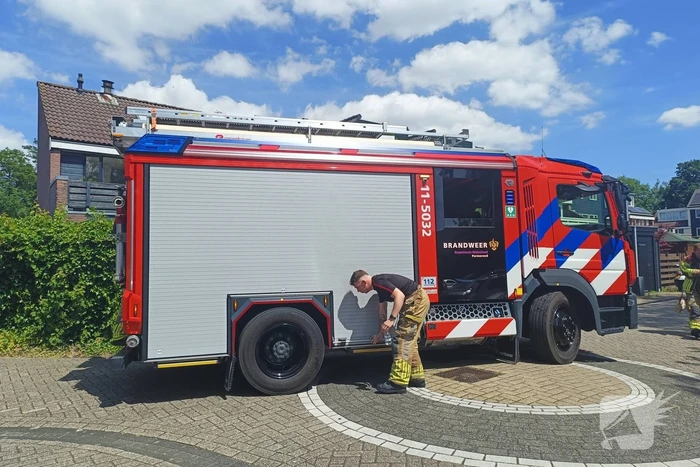 Brandweer onderzoekt brand in woning