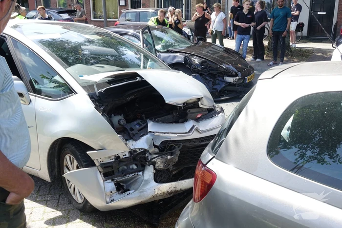 Porsche van bijna 150 000 beschadigd na botsing