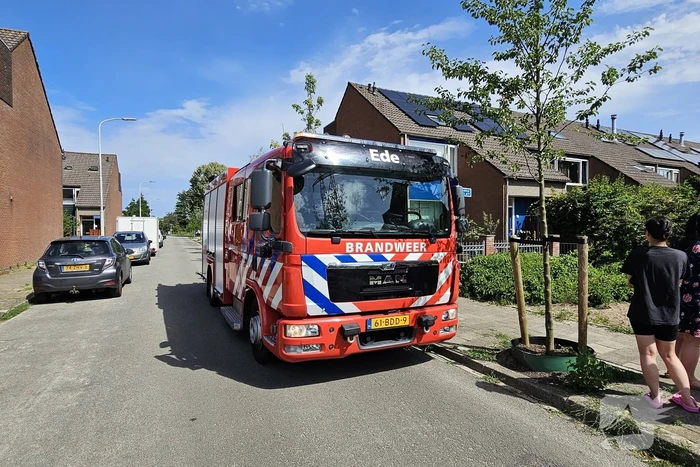 Brandweer forceert voordeur wegens brand