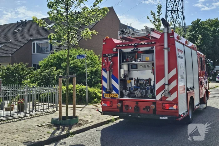 Brandweer forceert voordeur wegens brand