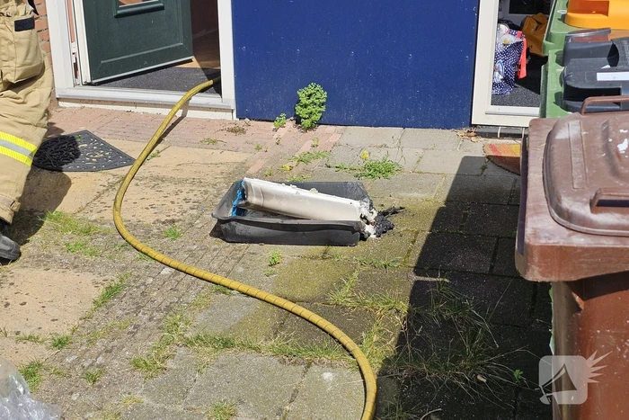 Brandweer forceert voordeur wegens brand