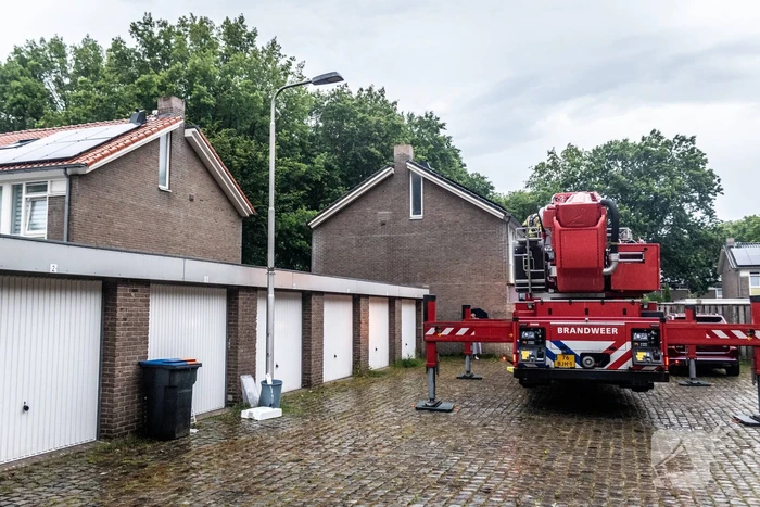 Poes ontglipt aan de brandweer