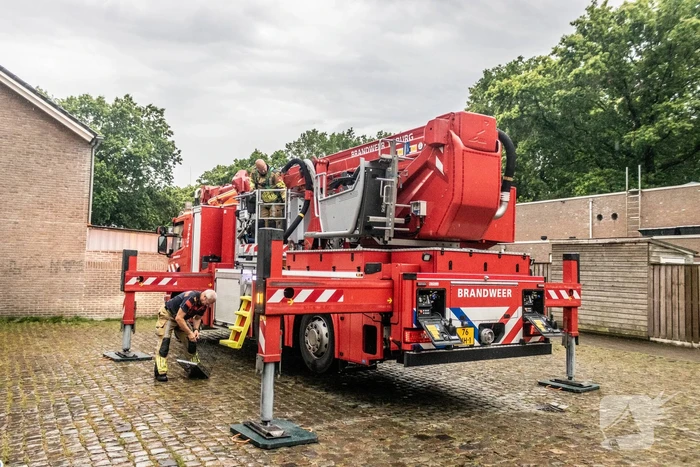 Poes ontglipt aan de brandweer
