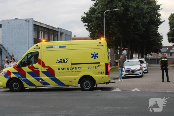 Lantaarnpaal plat gereden na botsing