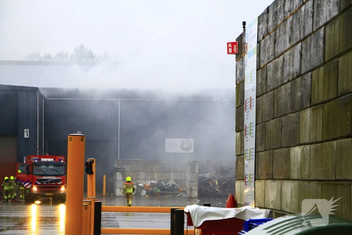 Veel rook- en stankoverlast door brand bij afvalverwerker
