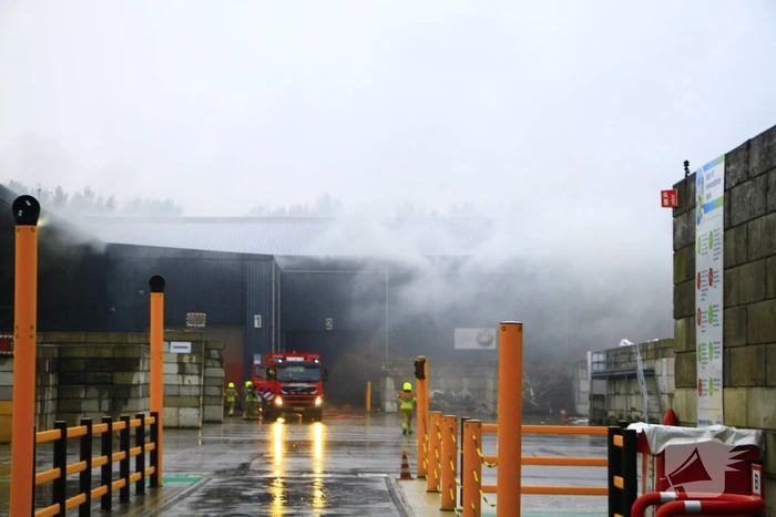 Veel rook- en stankoverlast door brand bij afvalverwerker