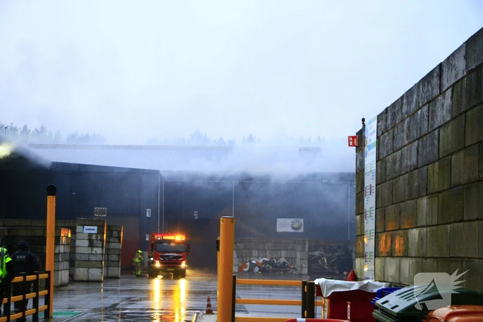 Veel rook- en stankoverlast door brand bij afvalverwerker