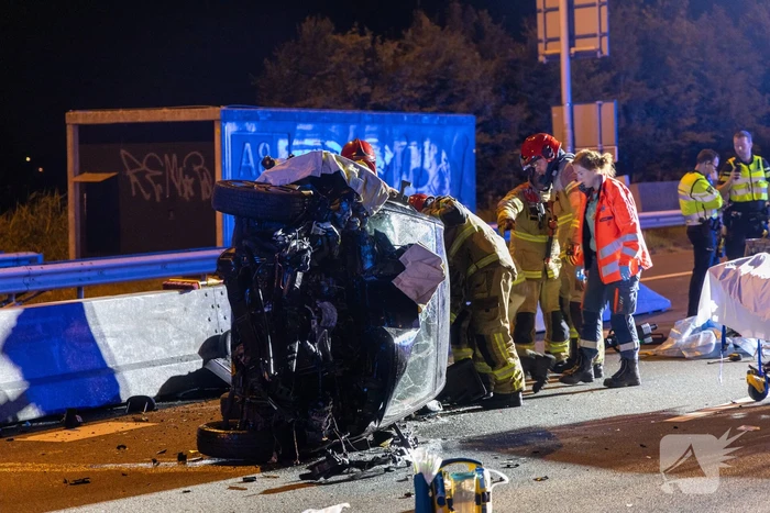 Aanrijding tussen een personenauto en een pijlwagen