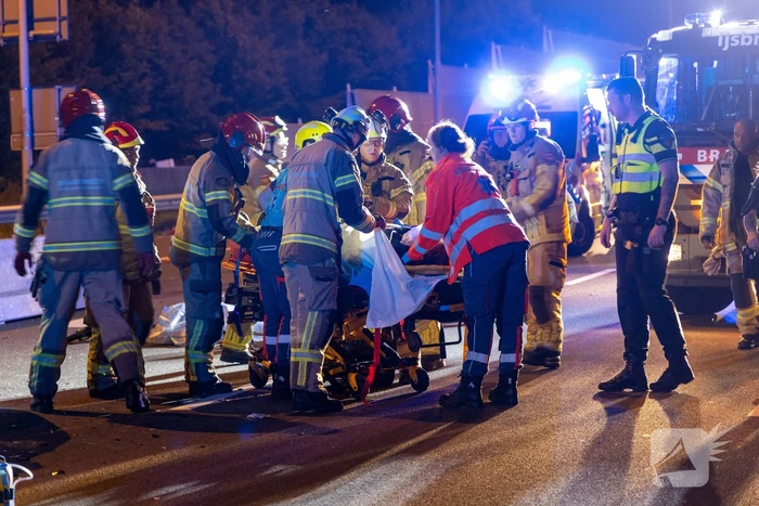 Aanrijding tussen een personenauto en een pijlwagen