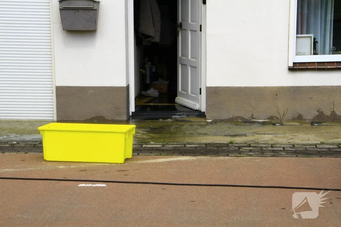 Waterleiding geknapt water loopt woningen binnen