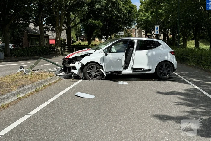Ravage en gewonde na crash met auto