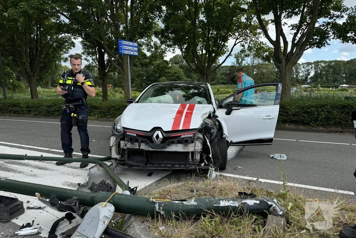 Ravage en gewonde na crash met auto