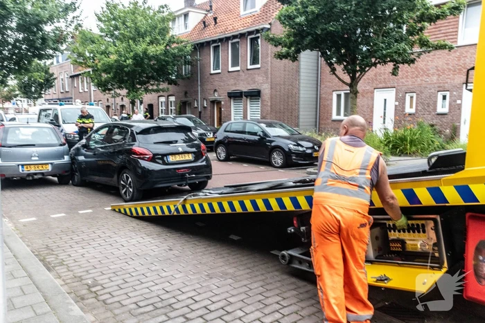 Achtervolging eindigt met beschadigde voertuigen, bestuurder ontkomen
