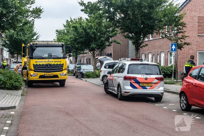 Achtervolging eindigt met beschadigde voertuigen, bestuurder ontkomen