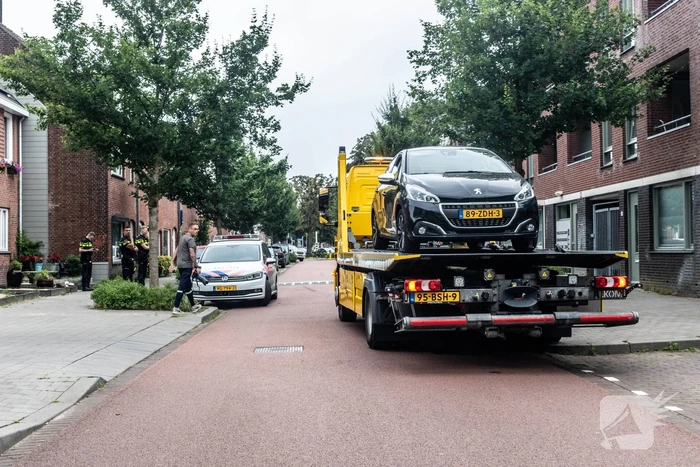Achtervolging eindigt met beschadigde voertuigen, bestuurder ontkomen