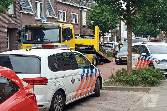 Achtervolging eindigt met beschadigde voertuigen, bestuurder ontkomen